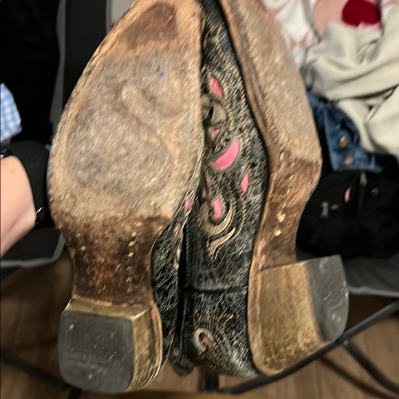 Women's Western Embroidered Boots - Black and Pink - Picture 6 of 6